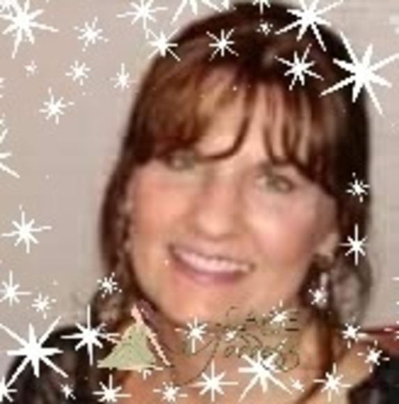 Meet your Posher, Laurie - Picture 1 of 1